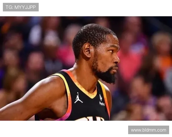 布克期待与杜兰特对决却因家庭原因放弃希望他家人平安健康